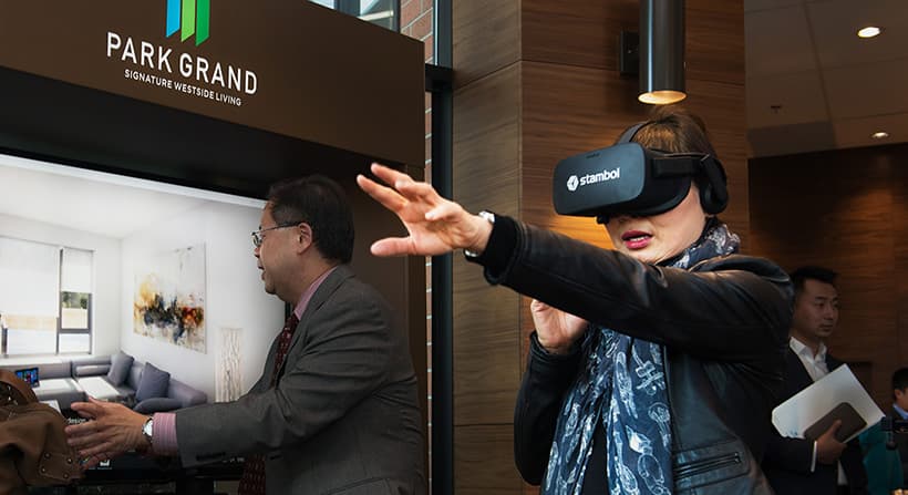 Developer Wows with VR & AR at Presentation Centres