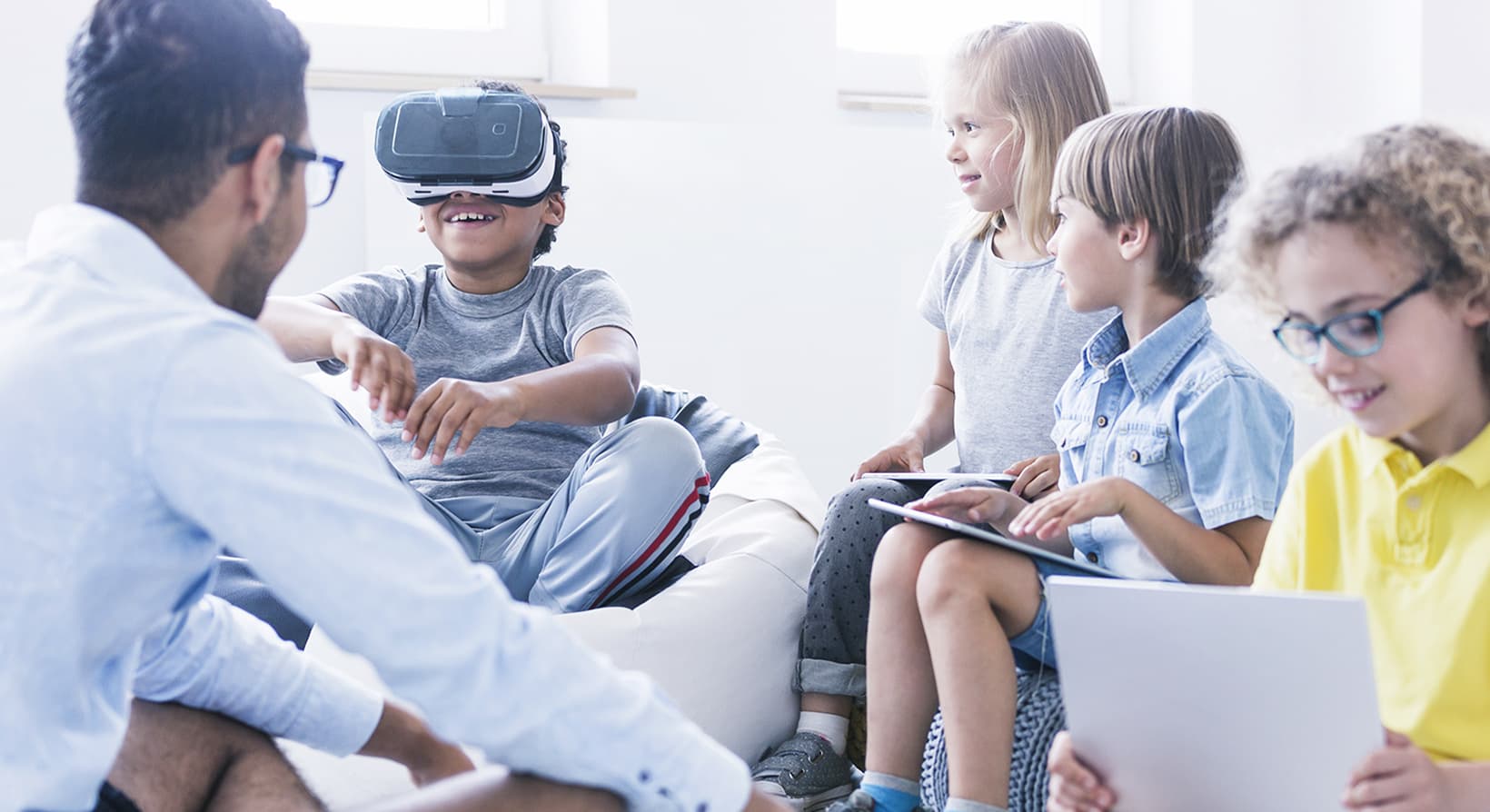 Top 5 VR Experiences to Try with Kids
